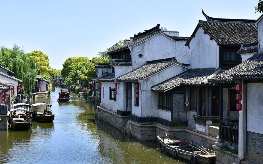 天威视讯遥控器怎么跟电视开关同步？
